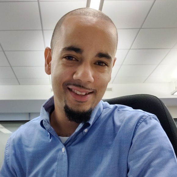 Meet your Posher, Jon - Picture 1 of 2